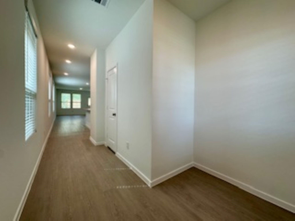 500 Kinglet Drive - Photo 2