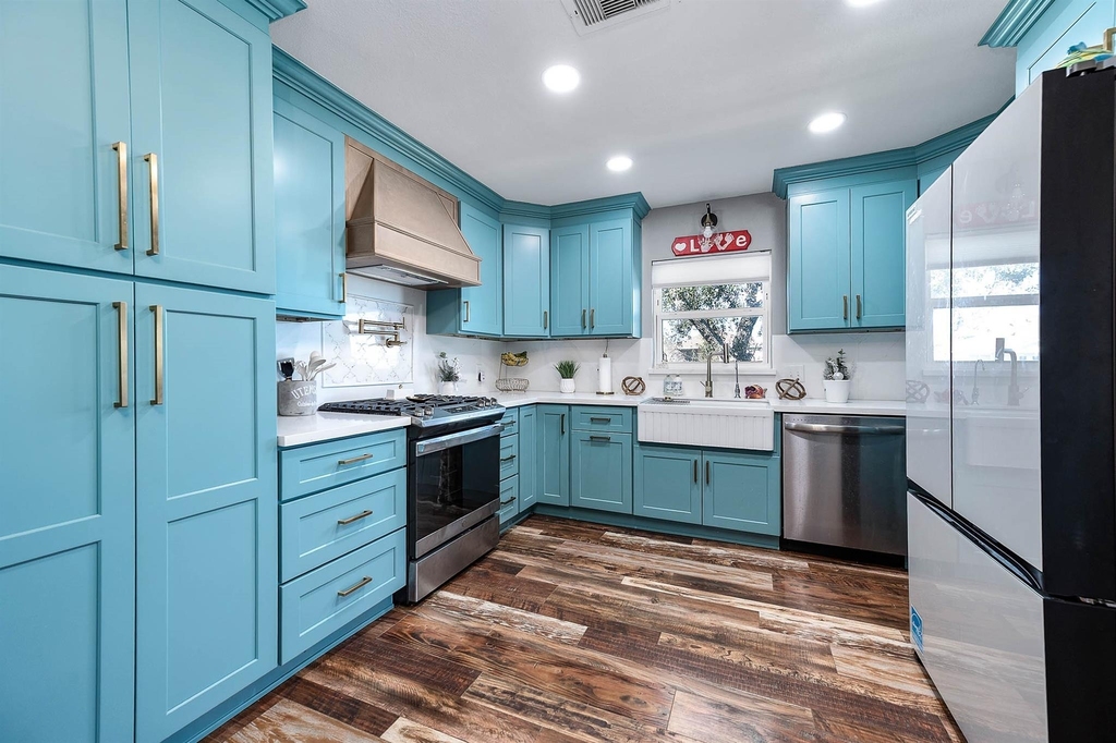 325 Ling Street - Photo 3