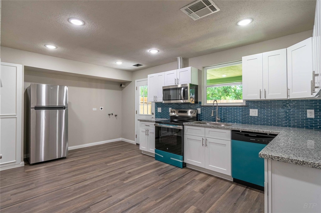 7921 Cook Road - Photo 6