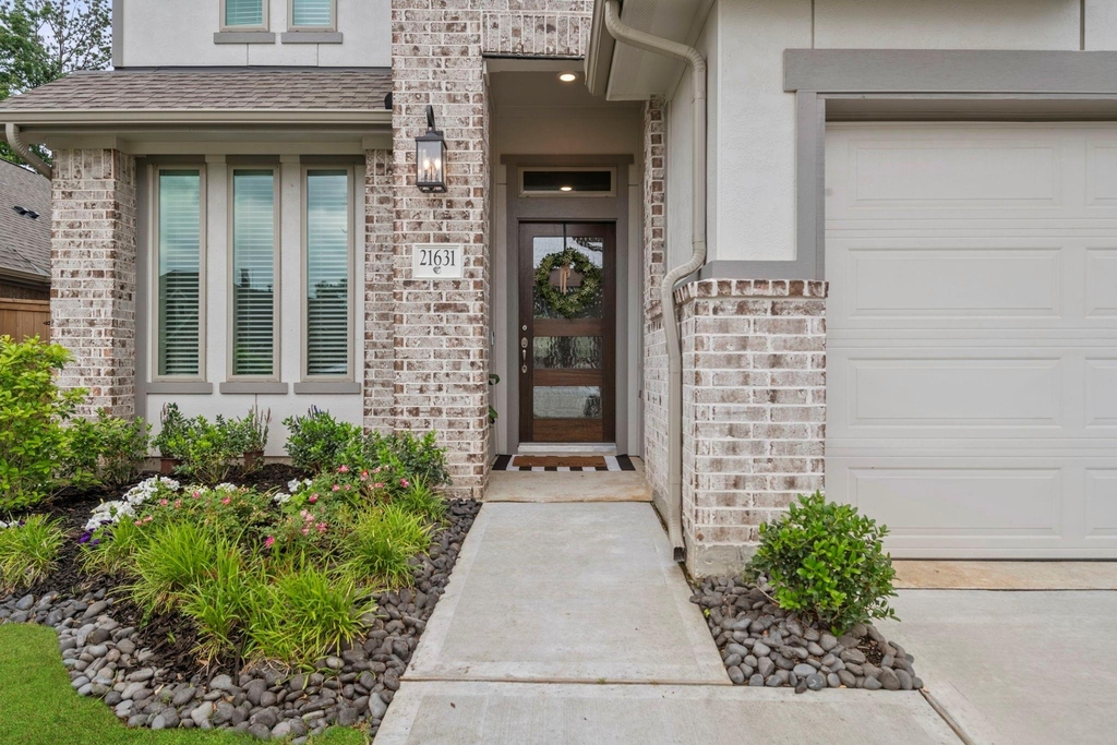 21631 Cascades Pass Court - Photo 4