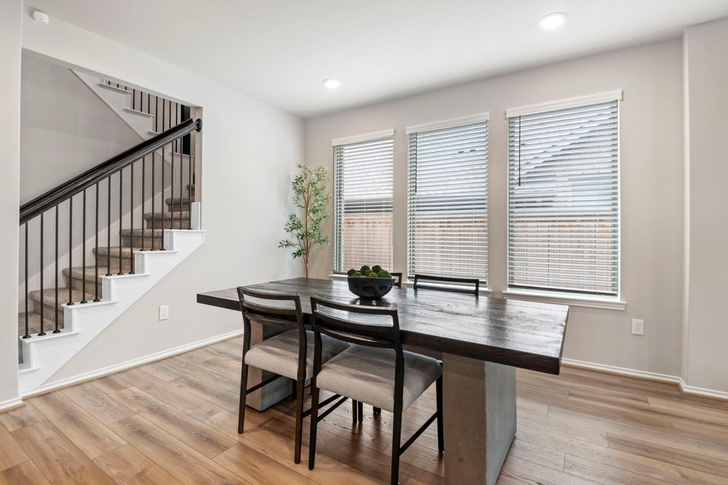 21631 Cascades Pass Court - Photo 16