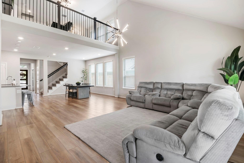 21631 Cascades Pass Court - Photo 18