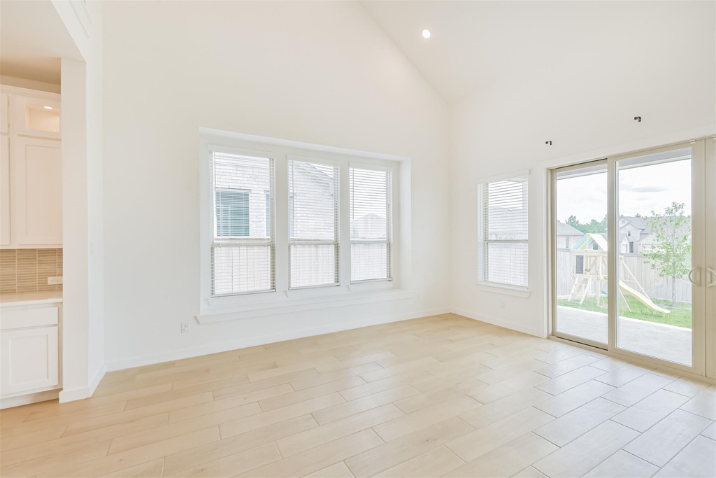 27027 W Rustlers Bend - Photo 11