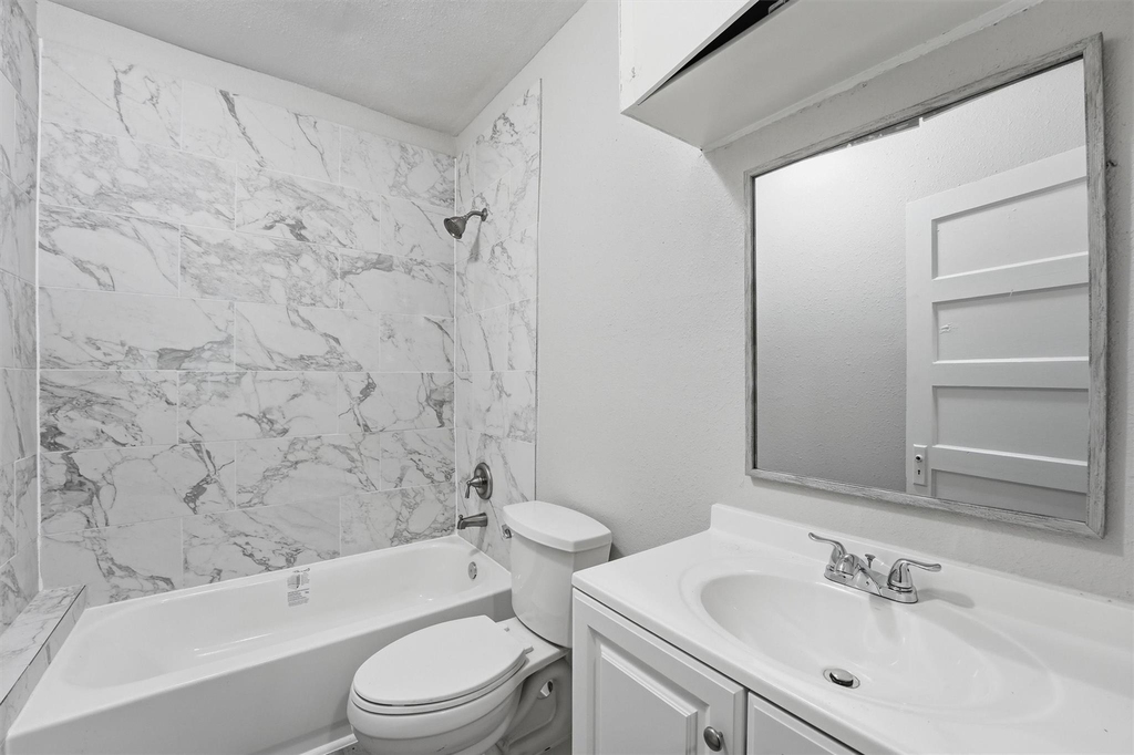 811 W Broad Street - Photo 17