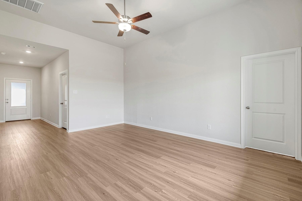 404 Mystic Slopes Drive - Photo 2