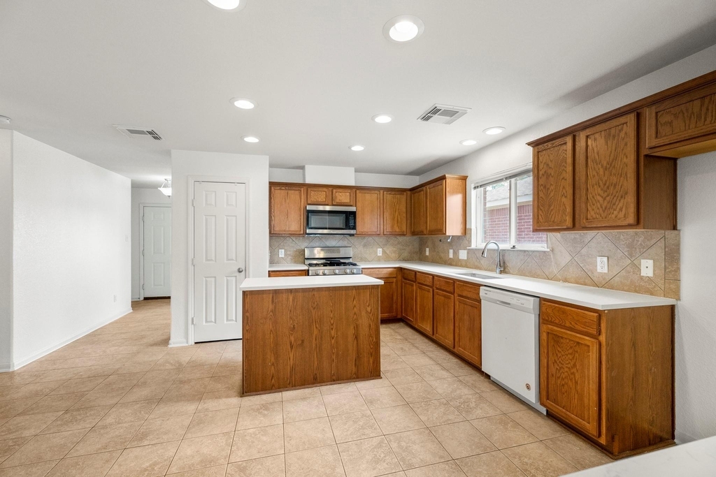 3211 Falcon Trail Drive - Photo 28