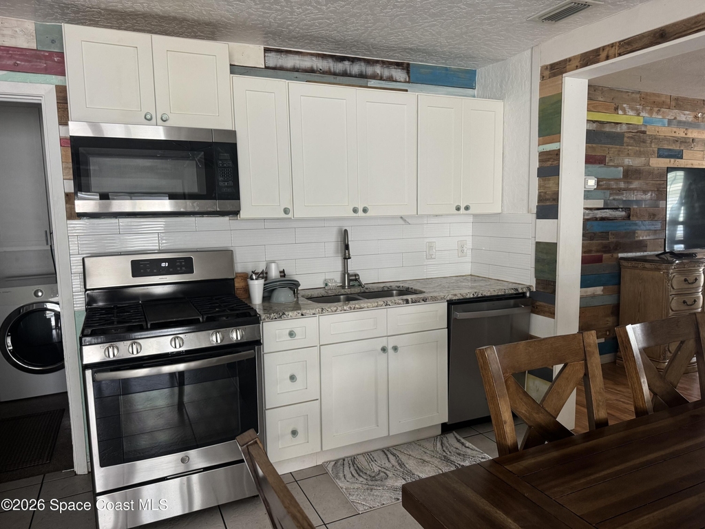 4281 Yorkshire Drive - Photo 15