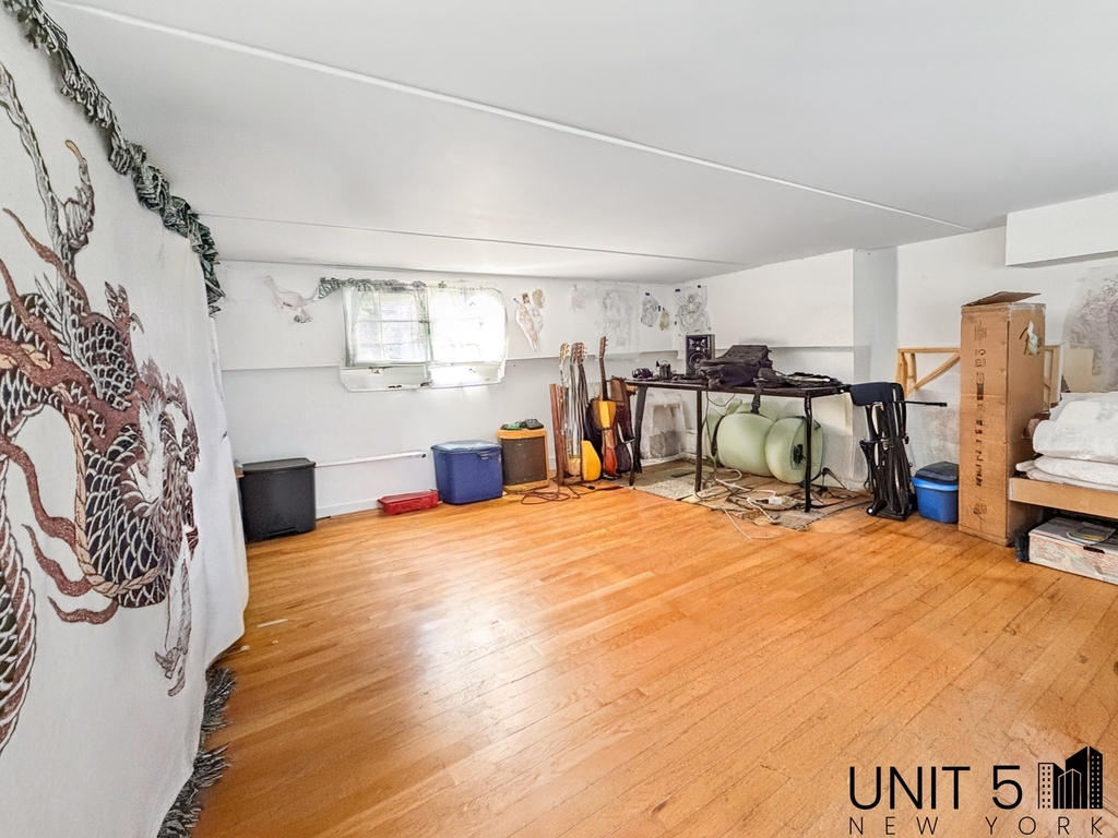 342 Eldert Street - Photo 8