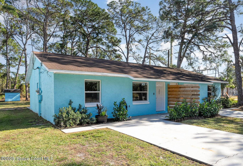 302 Palm Avenue - Photo 0