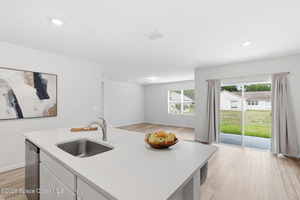 673 Bremerhaven Street Nw - Photo 8