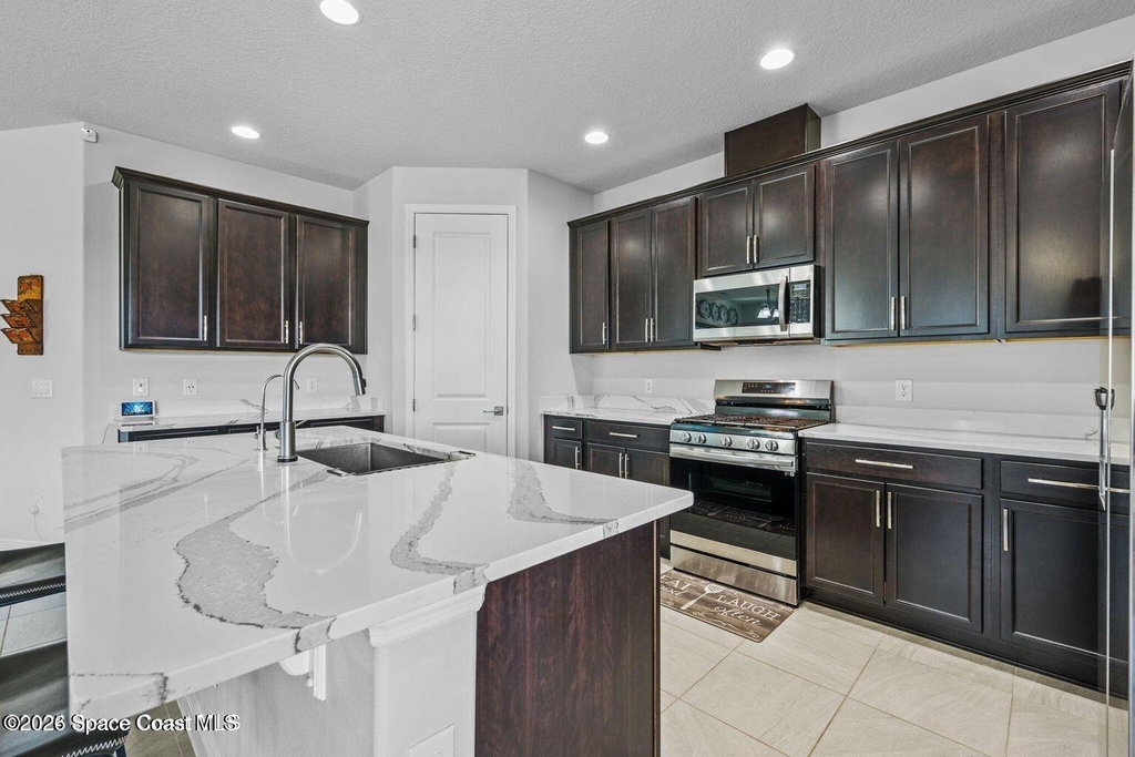 8108 Dobre Way - Photo 21