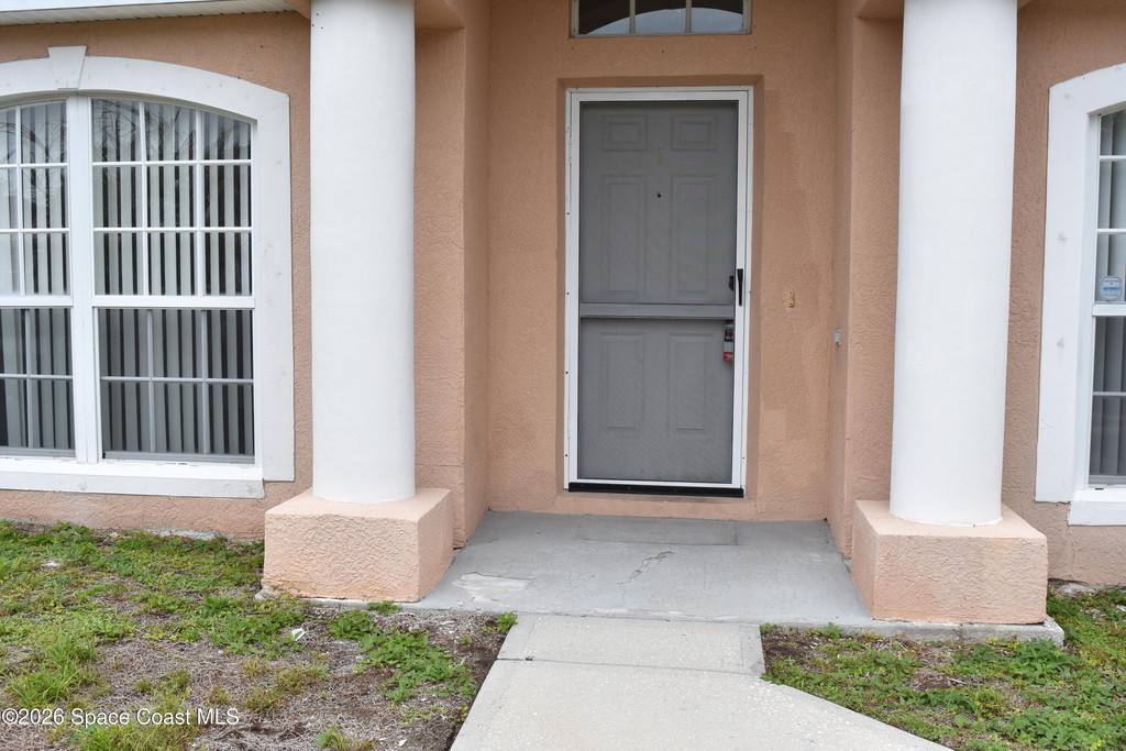 334 Bordeaux Avenue Ne - Photo 1