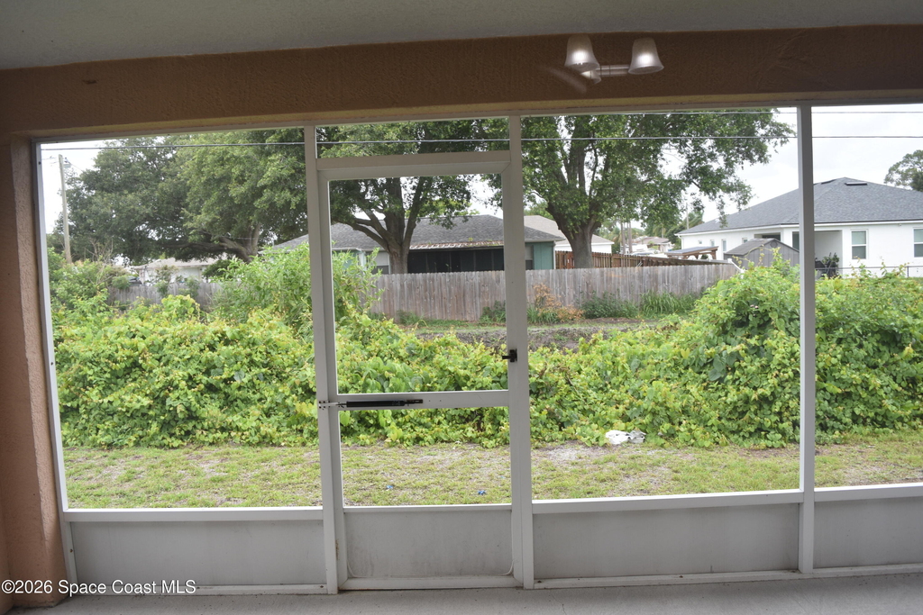 334 Bordeaux Avenue Ne - Photo 13