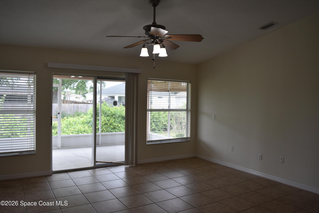 334 Bordeaux Avenue Ne - Photo 9