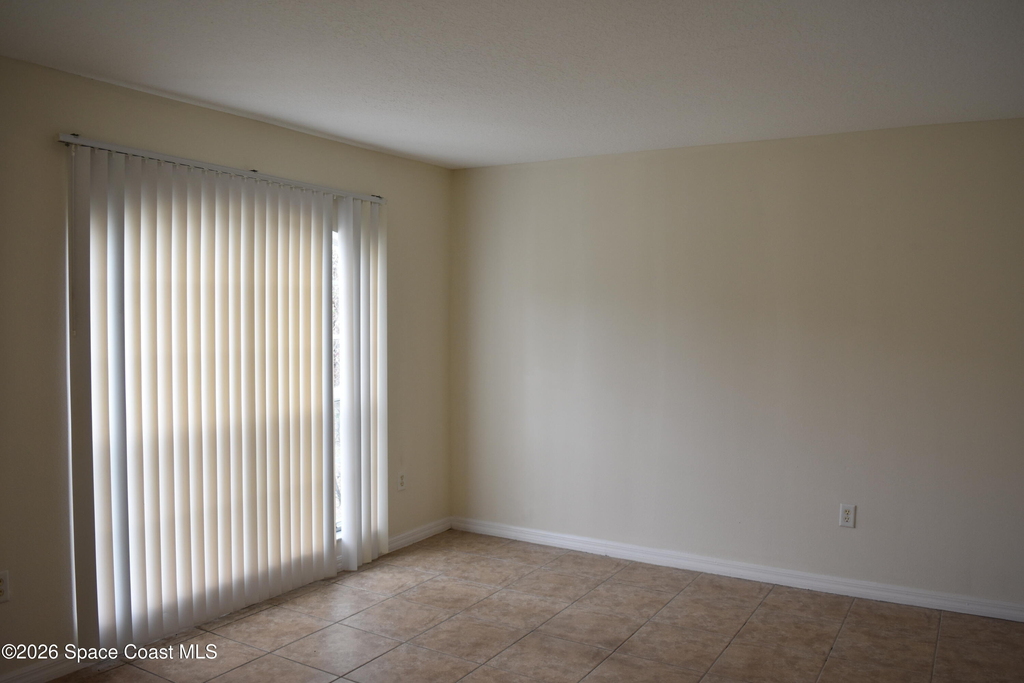 334 Bordeaux Avenue Ne - Photo 2