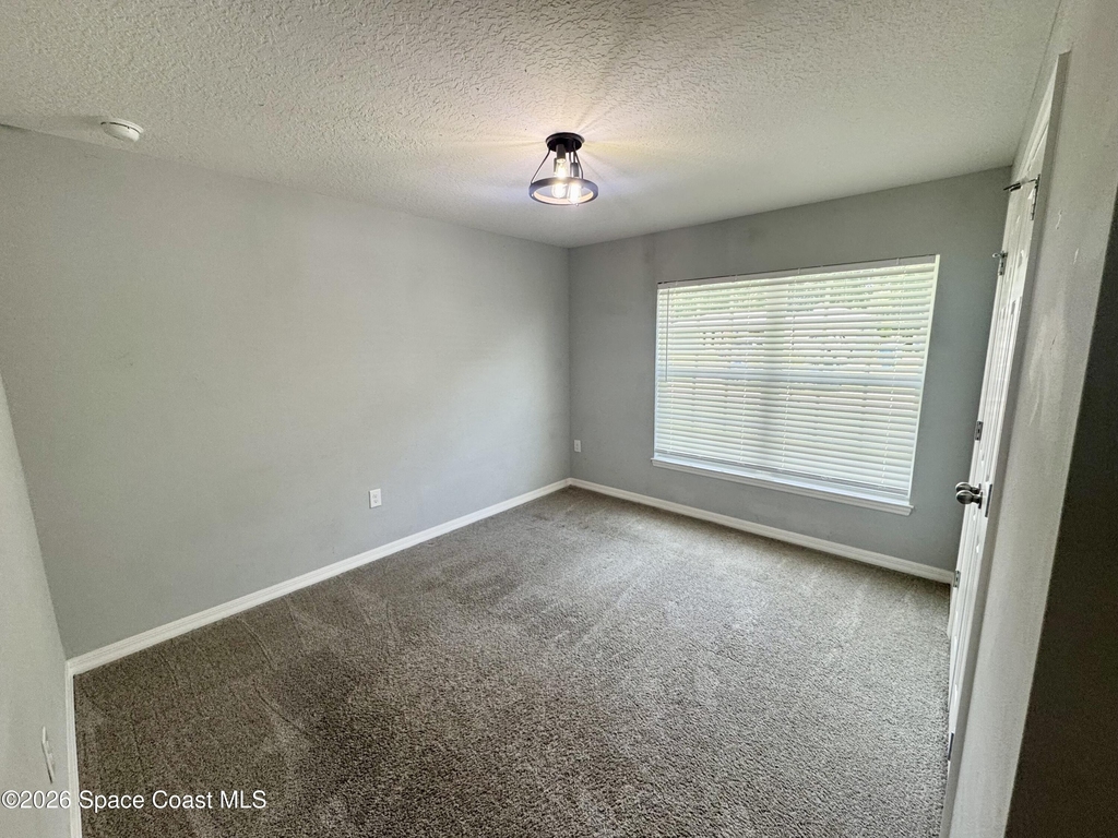 549 Como Avenue Ne - Photo 15