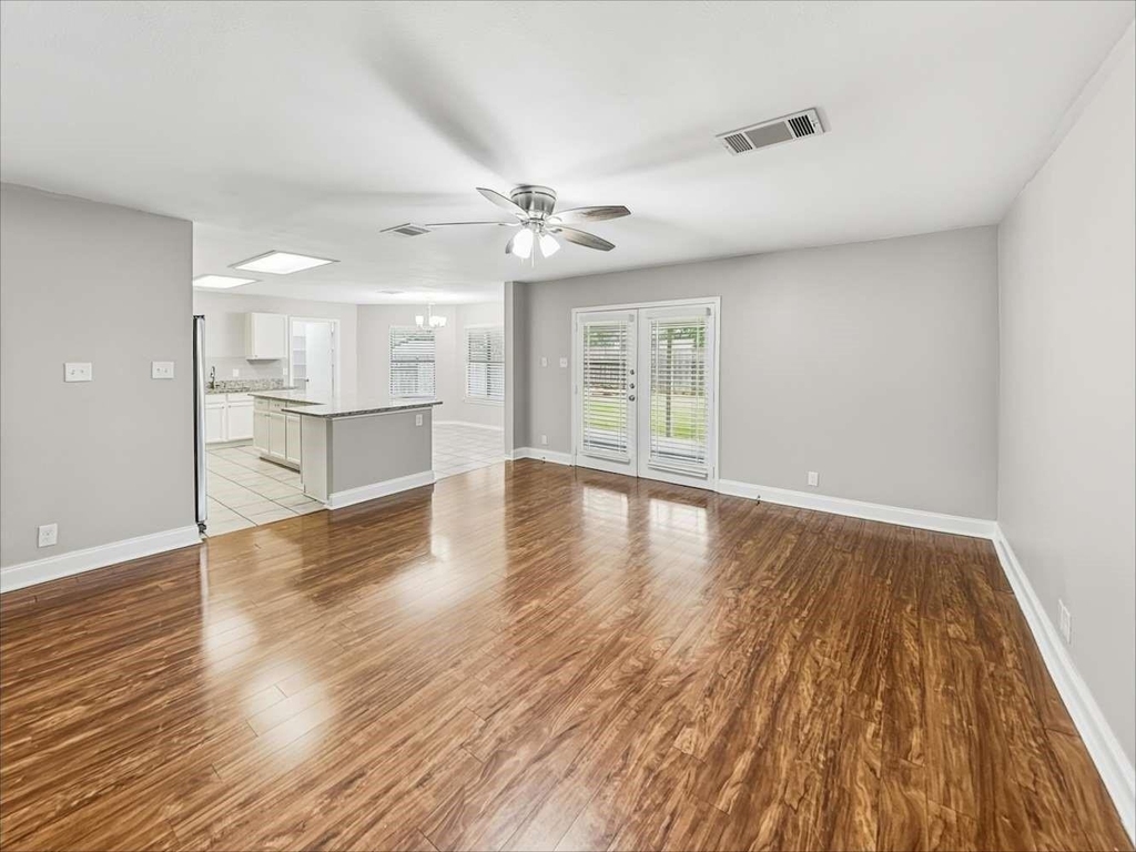 1405 Comfort Street - Photo 5