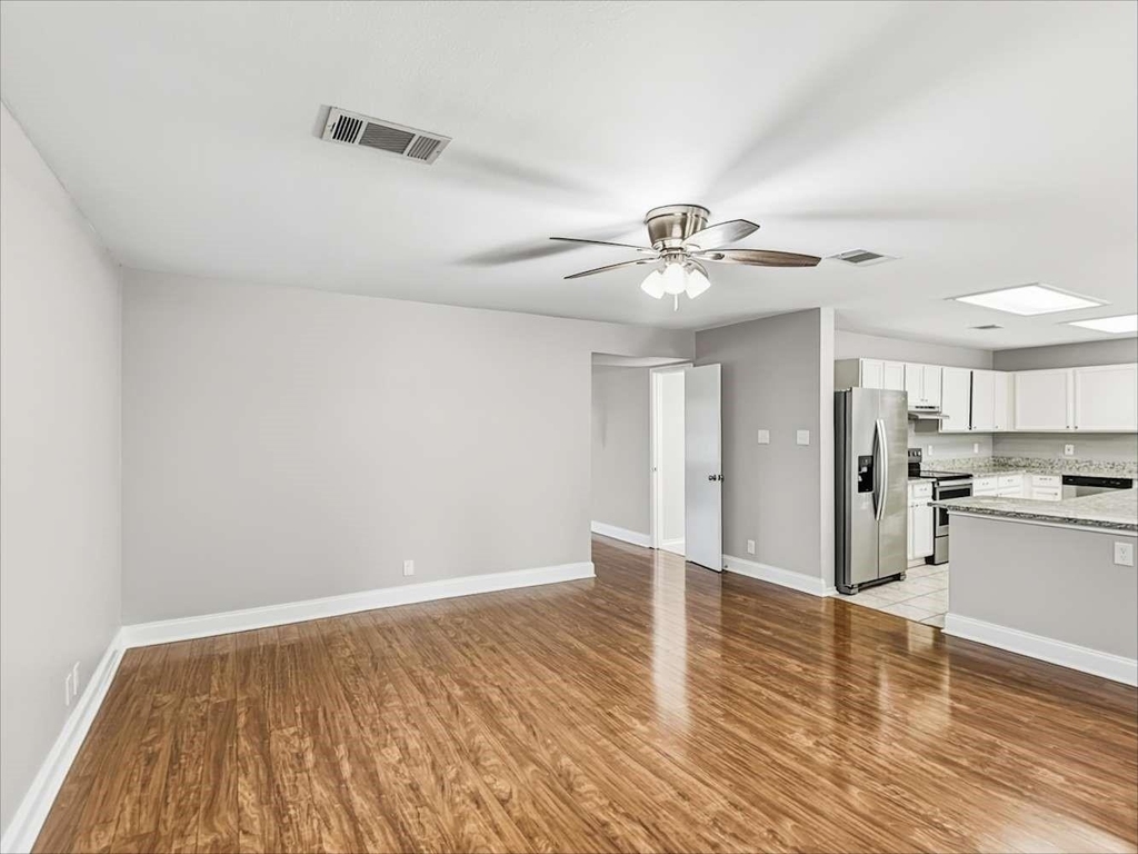 1405 Comfort Street - Photo 4