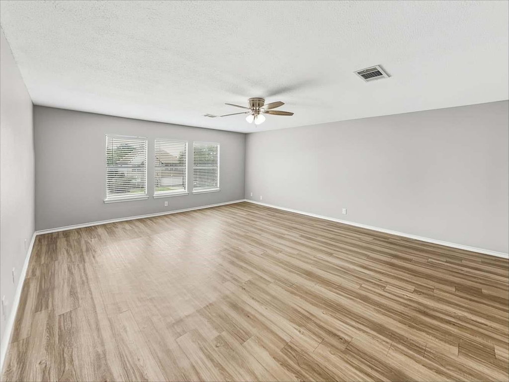 1405 Comfort Street - Photo 11