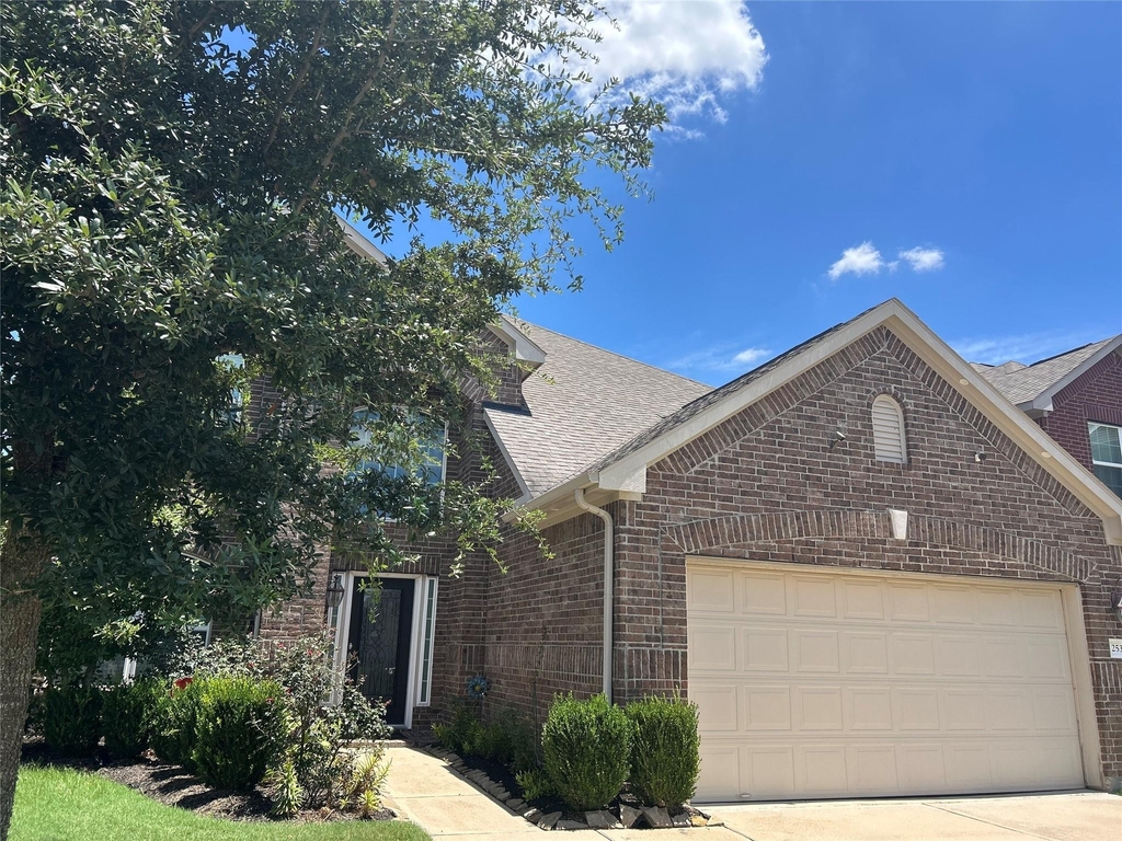 2534 Pines Pointe Dr - Photo 2