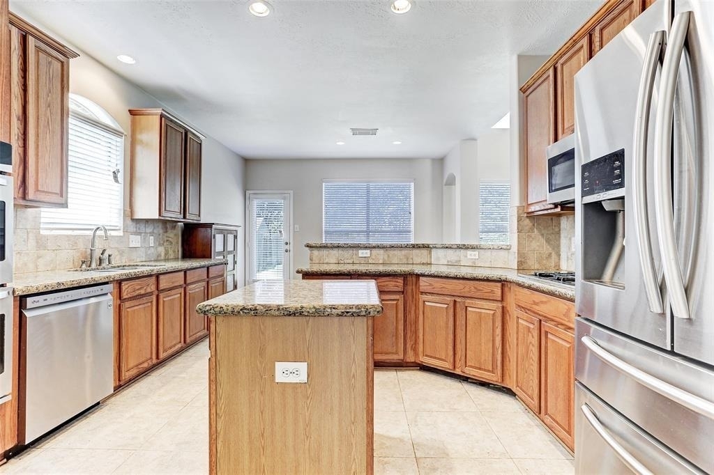 8607 Saratoga Drive - Photo 5