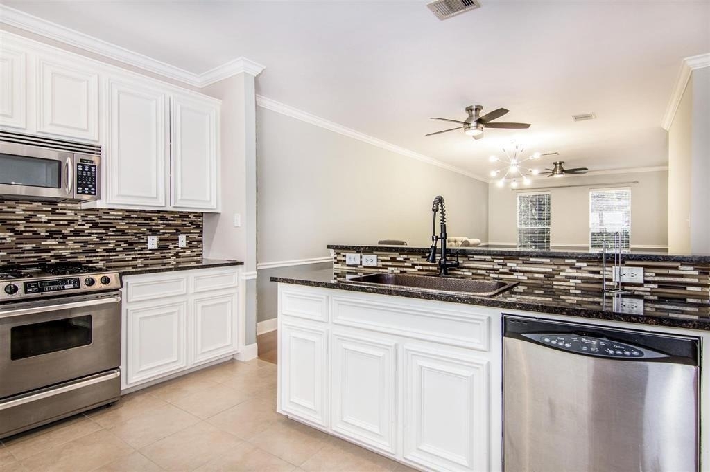 1720 Elgin Street - Photo 0