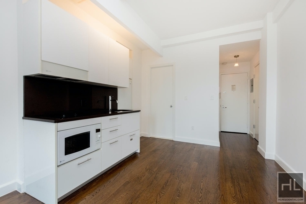 West 91st Street - Photo 2
