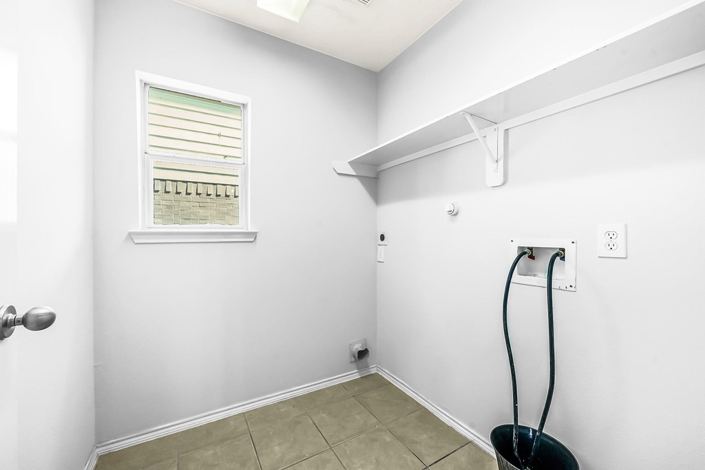 307 Gateship Drive - Photo 8