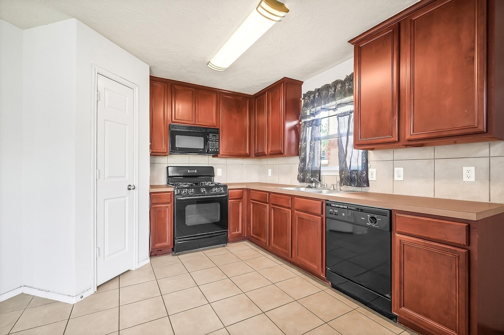 307 Gateship Drive - Photo 7