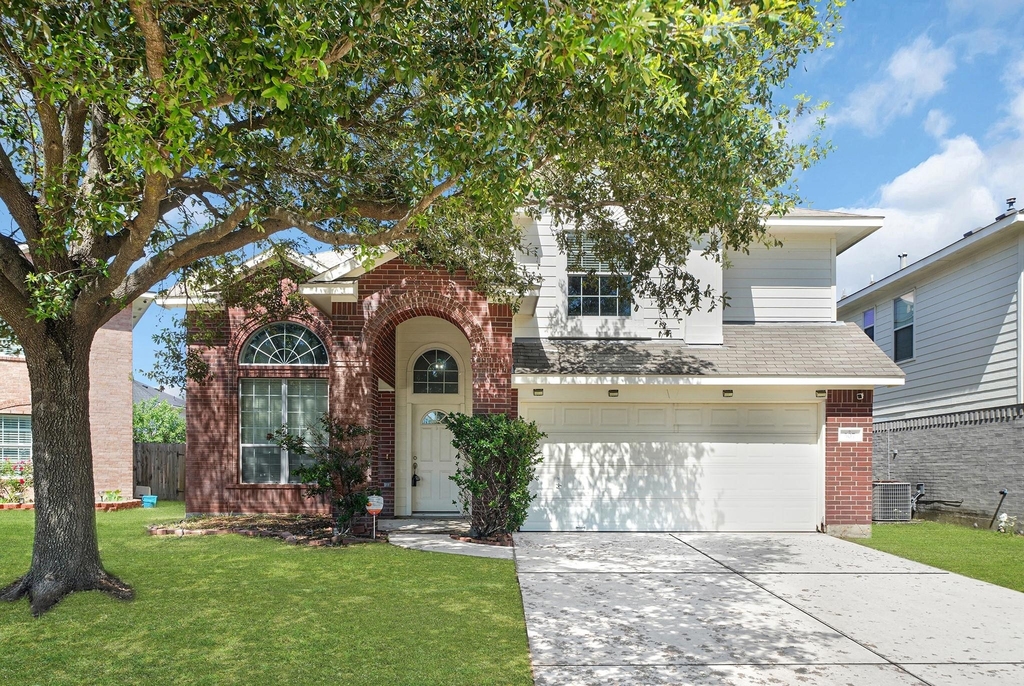 307 Gateship Drive - Photo 0