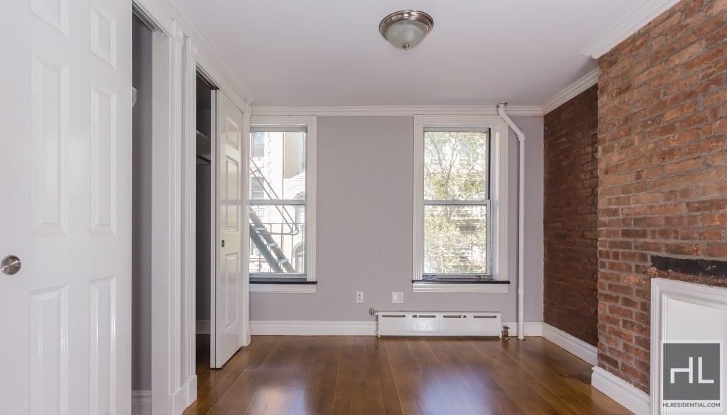 E 7th St. - Photo 2