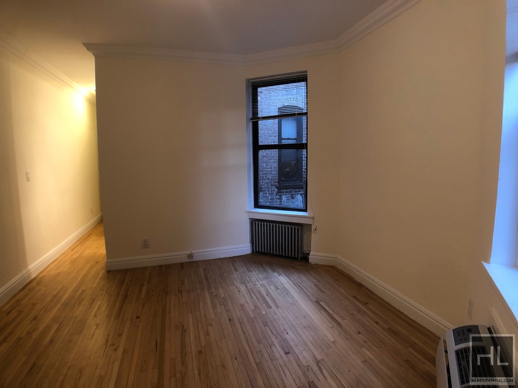 East 83 Street - Photo 0