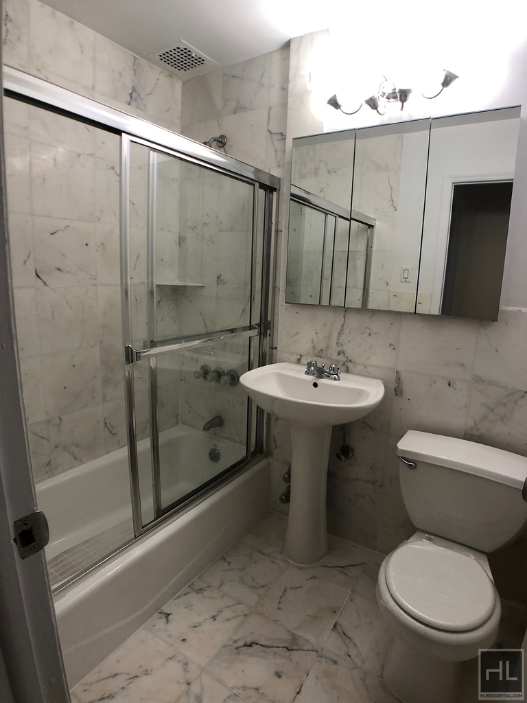 East 83 Street - Photo 5