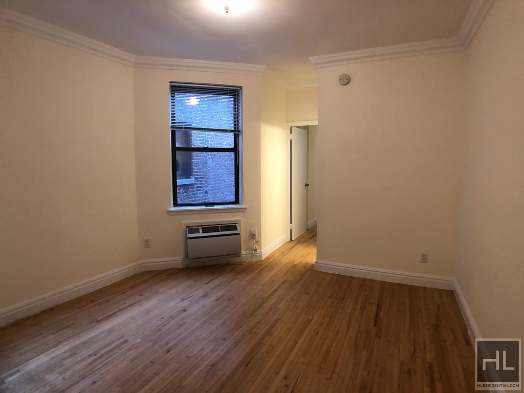 East 83 Street - Photo 1