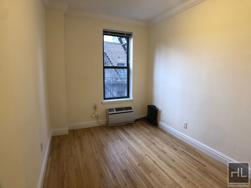 East 83 Street - Photo 2