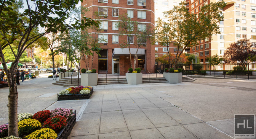 2nd Avenue - Photo 1
