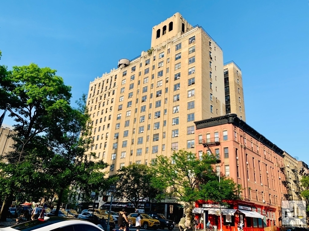 Second Avenue - Photo 0