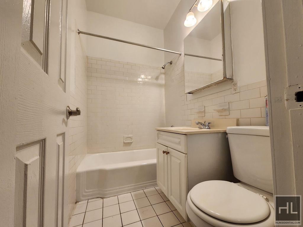 2 Avenue - Photo 4