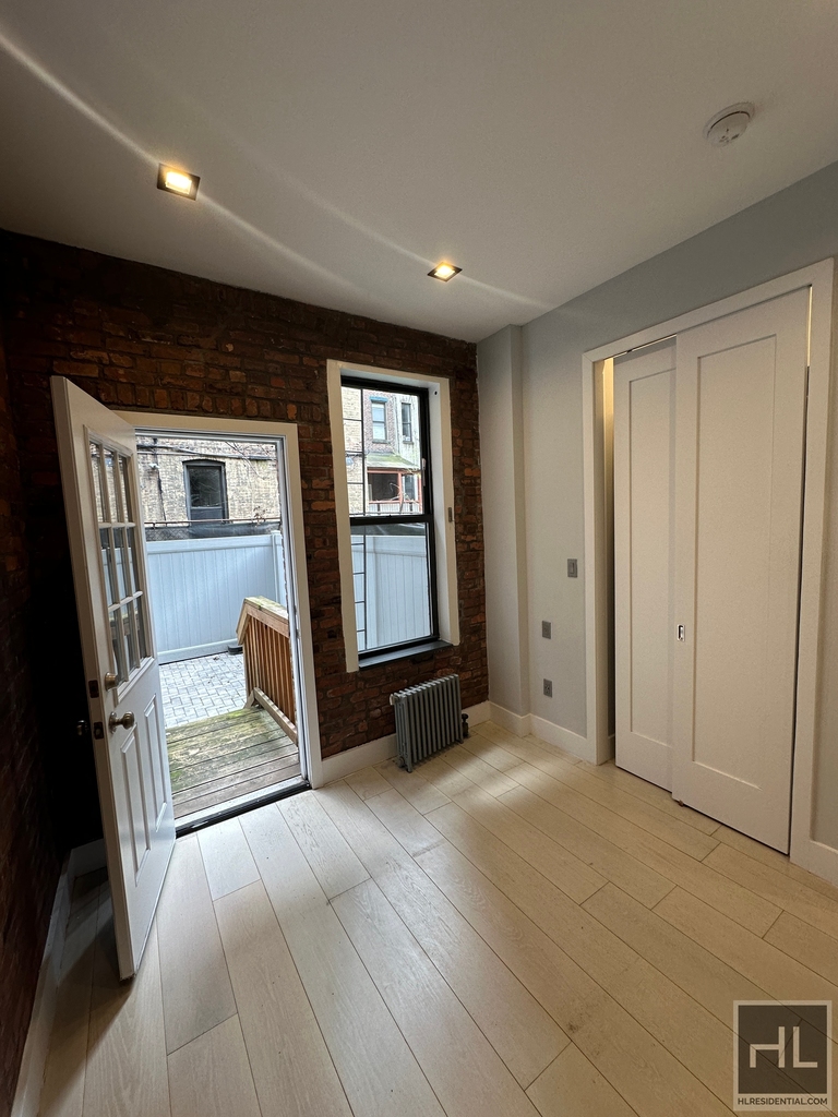W 52nd St. - Photo 7