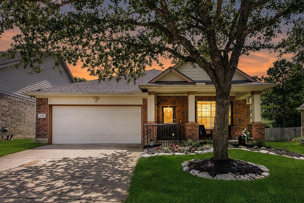 11302 N Creekwood Hills Lane - Photo 0
