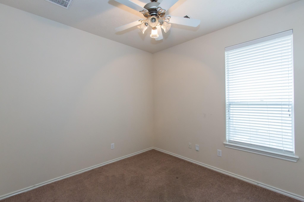 10206 N Pine Ivy Lane - Photo 11