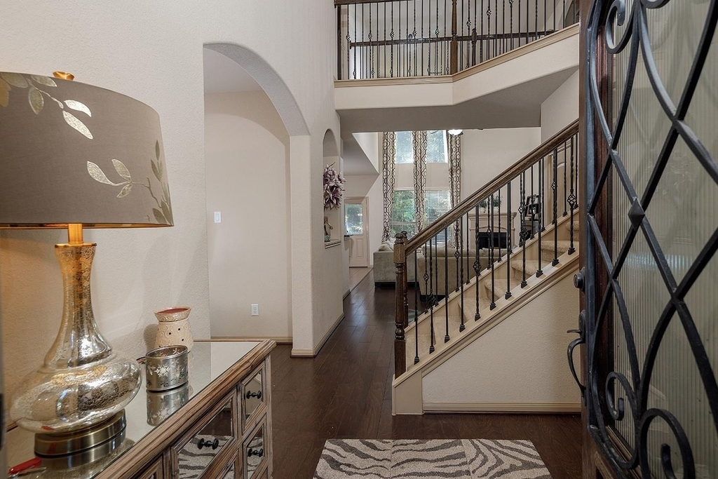 222 Hawkhurst - Photo 5
