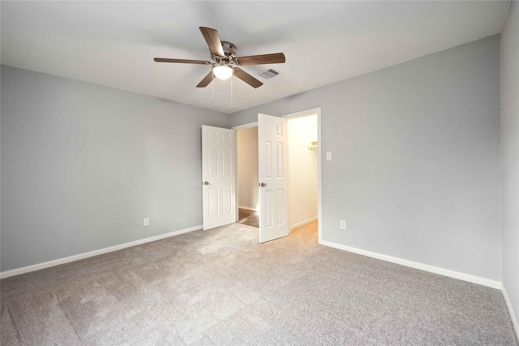 3823 Fernglade Dr - Photo 18