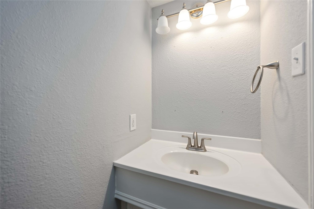 3823 Fernglade Dr - Photo 23