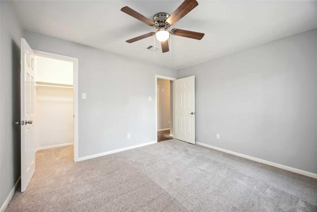 3823 Fernglade Dr - Photo 17