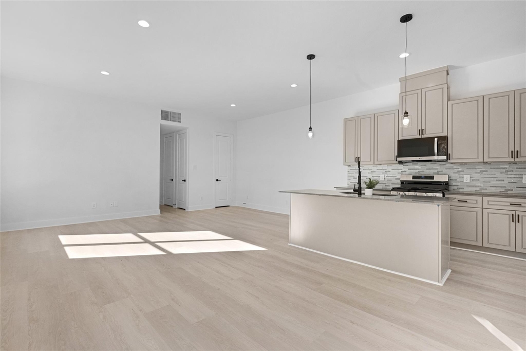 7905 Cora Street - Photo 3