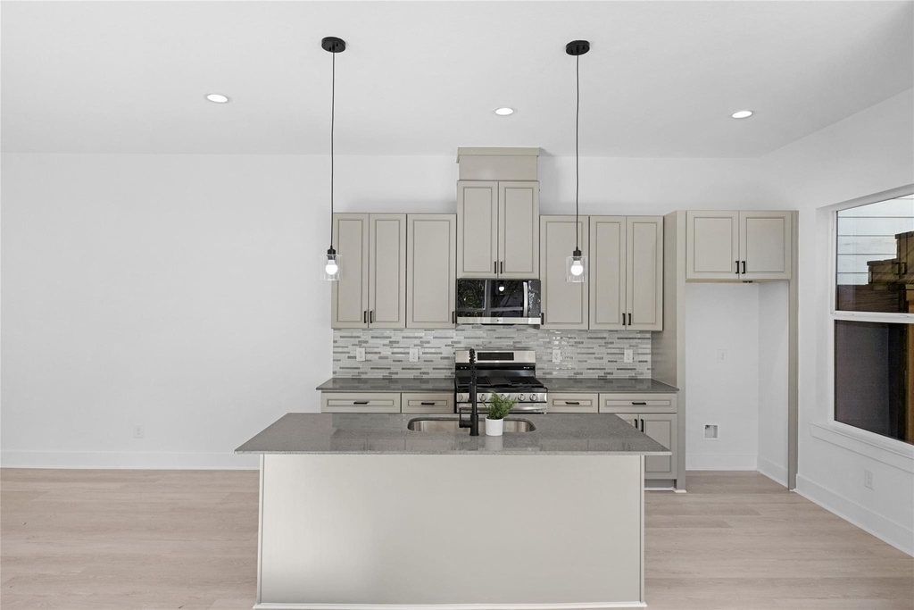 7905 Cora Street - Photo 17