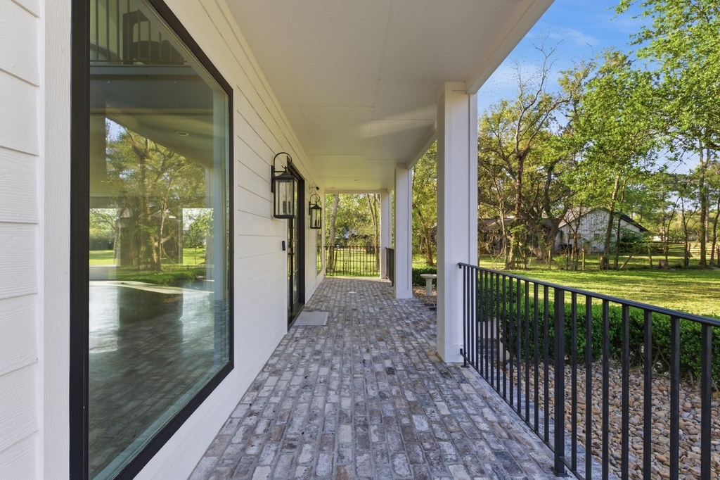 1905 Dowling Drive - Photo 39