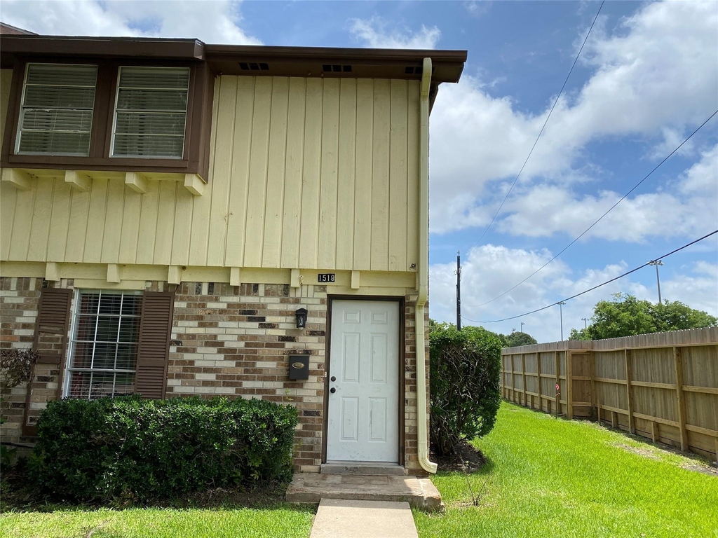 1519 S 8th Street - Photo 0