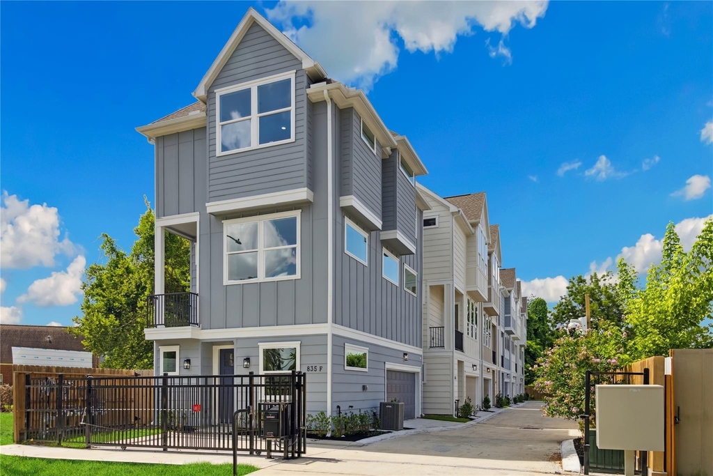 835 Rachel Street - Photo 1